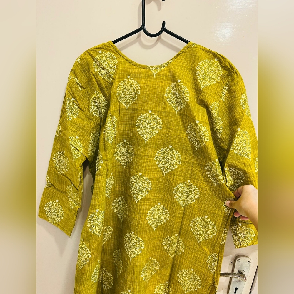 Yellow cotton kurti - Picture 6 of 6